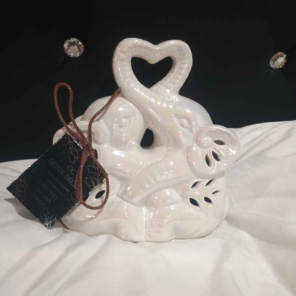 GC Home Decor Elegant Iridescent Ceramic Elephant Figurine Lavender Dreams Scent
